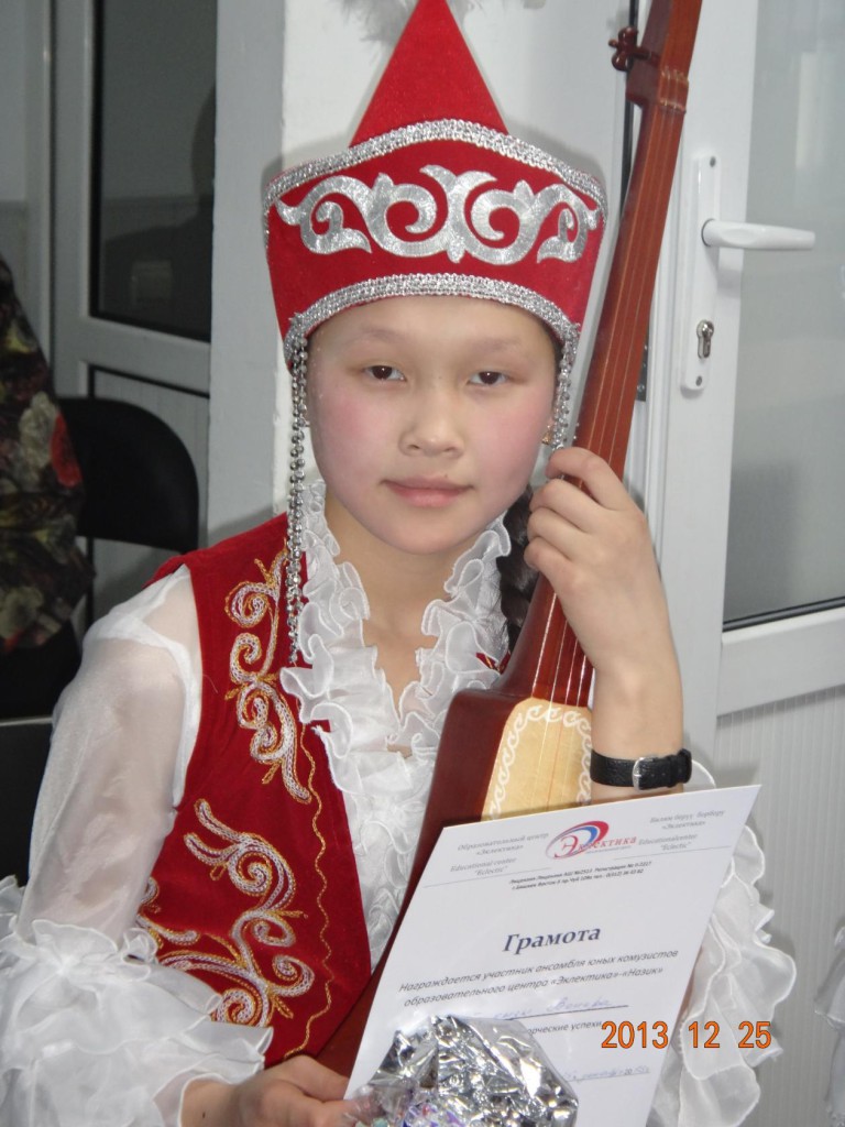 Комуз, Комузда ойногонду үйрөтүү , обучение, игре , на комузе, национальный инструмент, комуз